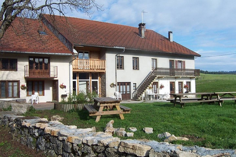 Illustration for article titled The group lodging for the Oppomeet in April in France has been booked